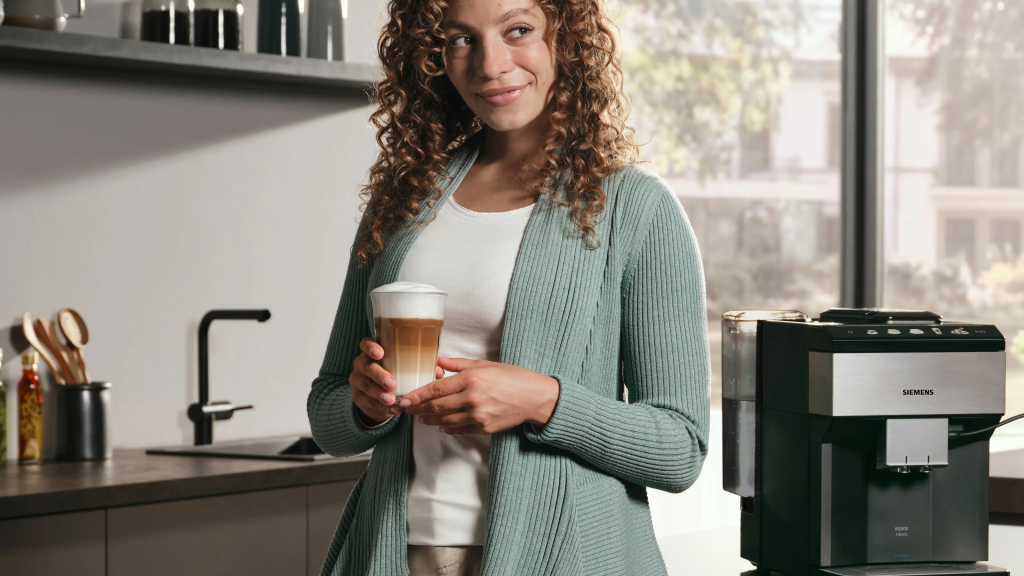 Tam Otomatik Kahve Makinesi EQ500 classic connect Paslanmaz çelik, Siyah